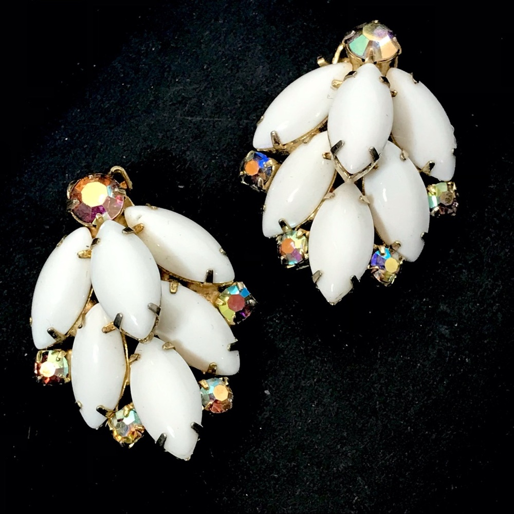 Vintage Milk Glass Earrings White Gold Ear Clips Retro Jewelry